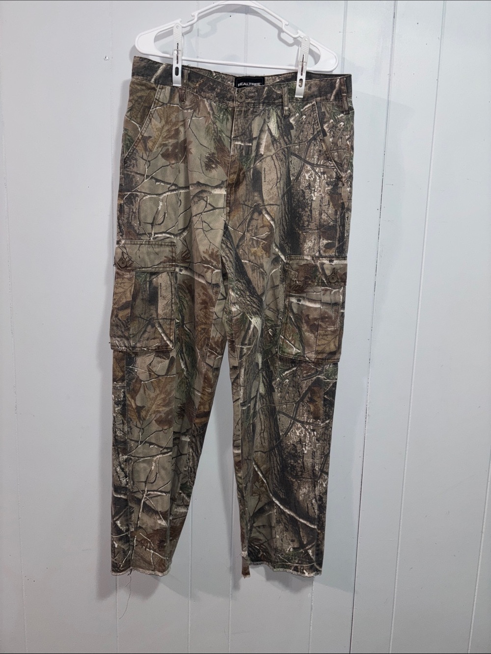 Realtree Men's Camouflage Cargo Pants in Brown and Green